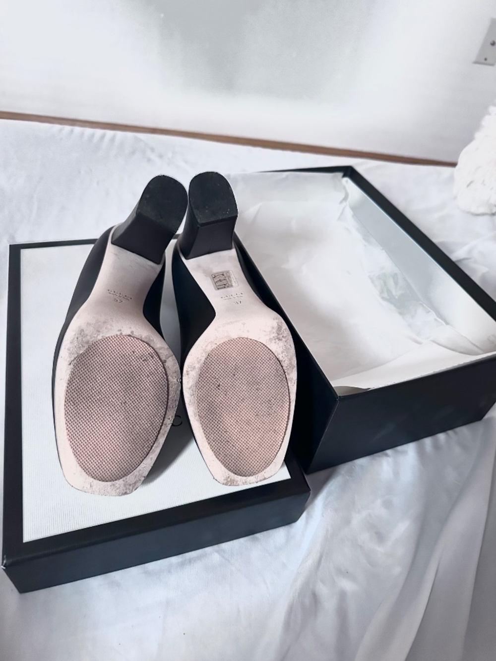 Authentic Gucci Pumps - Picture 9 of 10
